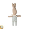 coniglio-baby-azzurro-maileg-miniature-casa-bambole-16-4000-02-regalo-negozio-giocattoli-toys-megastore-genova-centro-gioco-educativo
