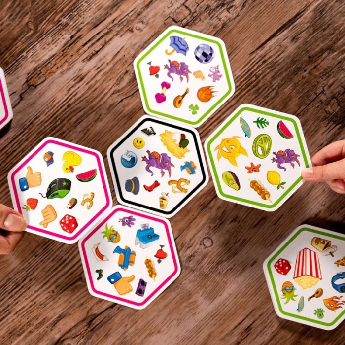 DOBBLE KIDS seconda edizione GIOCO DA TAVOLO asmodee IN ITALIANO età 4 DOBBLE KIDS seconda edizione GIOCO DA TAVOLO asmodee IN ITALIANO età 4