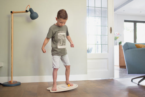 balance-board-surfboard-legno-equilibrio-bambini-cosa-regalare-bambini-4-5-6-7-8-anni-idea-regalo-cgedu-centro-gioco-educativo4